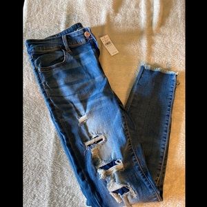 NWT American Eagle distressed jeggings